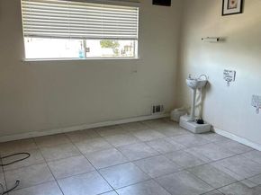 6233 Leona St, Oakland CA 94605