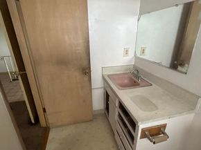 6233 Leona St, Oakland CA 94605