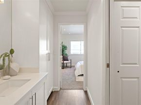 567 Oakland Ave 206, Oakland CA 94611