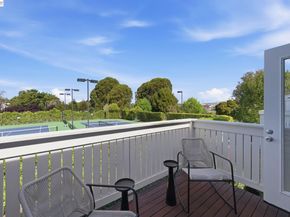 22 Marina Lakes Dr, Richmond CA 94804