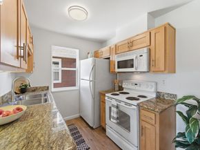 22 Marina Lakes Dr, Richmond CA 94804