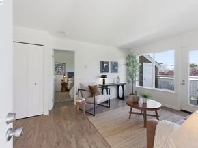 22 Marina Lakes Dr, Richmond CA 94804