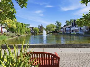 22 Marina Lakes Dr, Richmond CA 94804