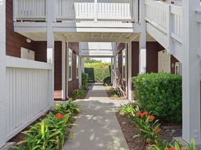 22 Marina Lakes Dr, Richmond CA 94804