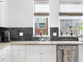592 Somi Ct, Hayward CA 94544