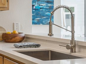 319 Commodore DR, Richmond CA 94804