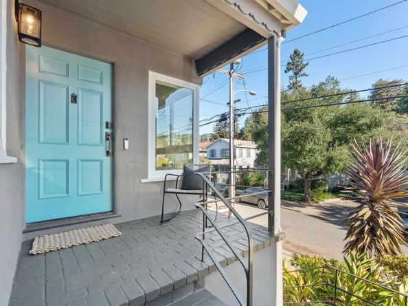 3945 Canon Ave, Oakland CA 94602