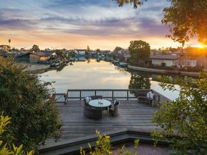 1814 Clinton Avenue, Alameda CA 94501