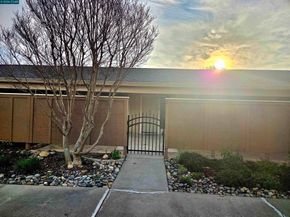 2308 Pine Knoll Dr 2, Walnut Creek CA 94595