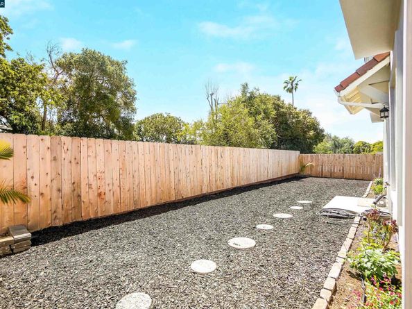 2722 Cowell Rd, Concord CA 94518