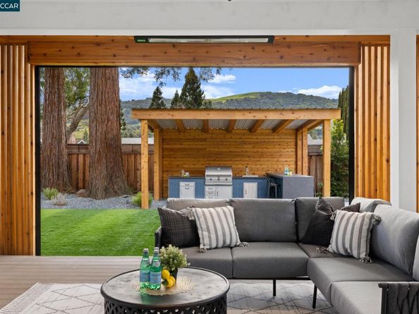 17 Canary Ct, Danville CA 94526
