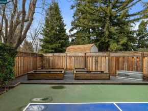17 Canary Ct, Danville CA 94526