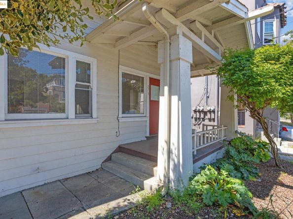 273 38th St, Oakland CA 94611