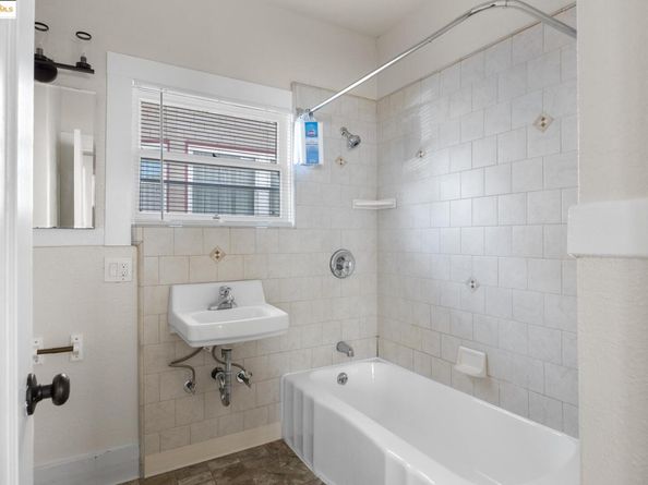 273 38th St, Oakland CA 94611