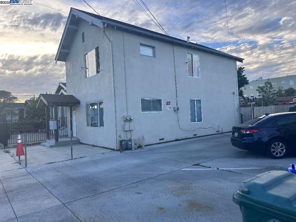 1317 Chanslor Ave, Richmond CA 94801