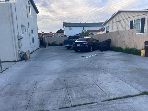 1317 Chanslor Ave, Richmond CA 94801