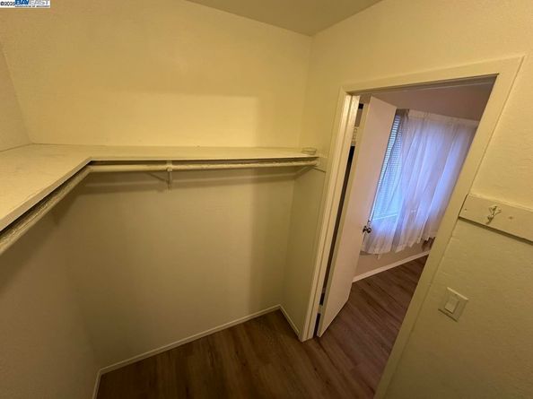 7608 Arthur St, Oakland CA 94605
