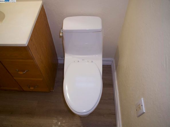 7608 Arthur St, Oakland CA 94605