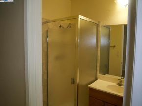 7608 Arthur St, Oakland CA 94605