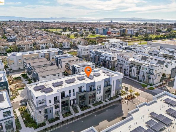528 Martin Mariner Ave, Alameda CA 94501