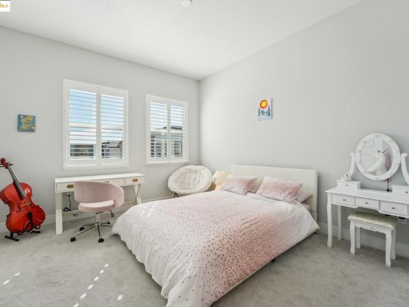 528 Martin Mariner Ave, Alameda CA 94501
