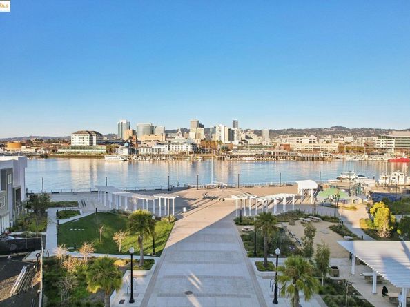 528 Martin Mariner Ave, Alameda CA 94501