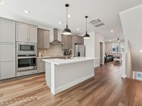 528 Martin Mariner Ave, Alameda CA 94501