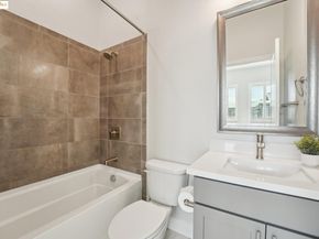 528 Martin Mariner Ave, Alameda CA 94501