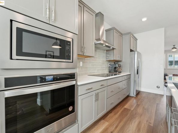 528 Martin Mariner Ave, Alameda CA 94501
