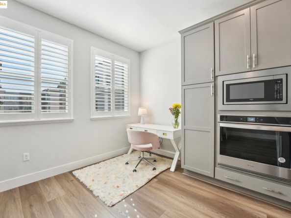 528 Martin Mariner Ave, Alameda CA 94501