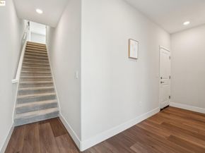 528 Martin Mariner Ave, Alameda CA 94501