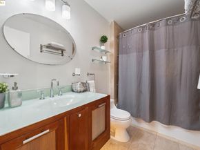 92 Schooner Ct, Richmond CA 94804