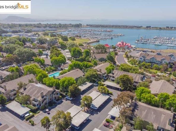 92 Schooner Ct, Richmond CA 94804
