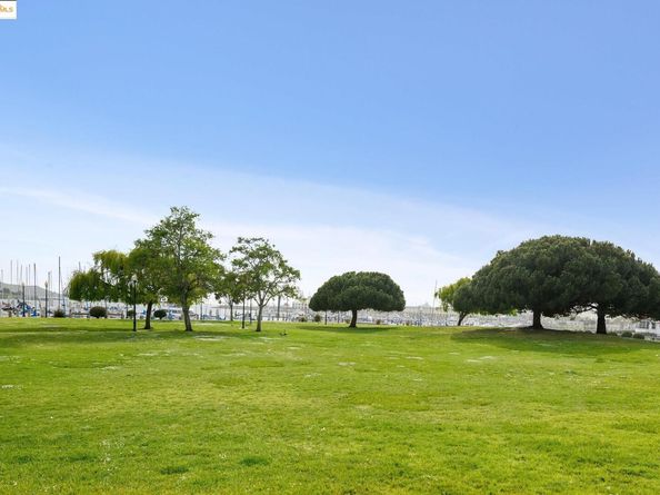 92 Schooner Ct, Richmond CA 94804