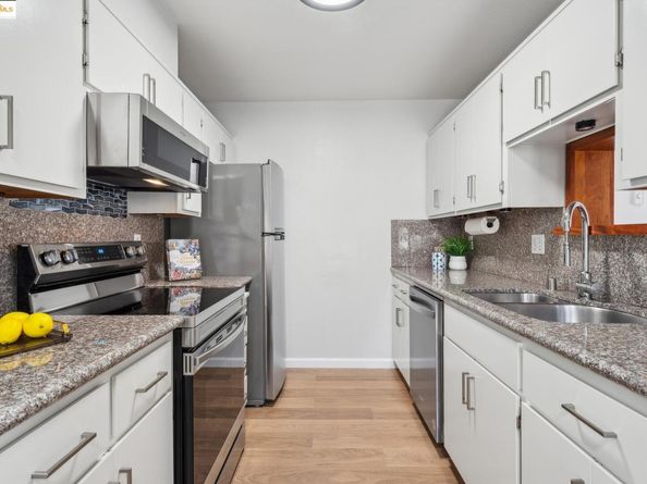 92 Schooner Ct, Richmond CA 94804
