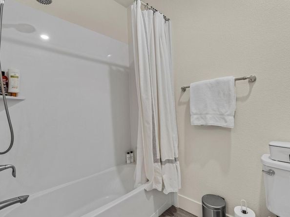 2683 5th St, Alameda CA 94501