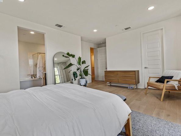 2683 5th St, Alameda CA 94501