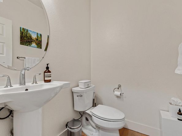 2683 5th St, Alameda CA 94501
