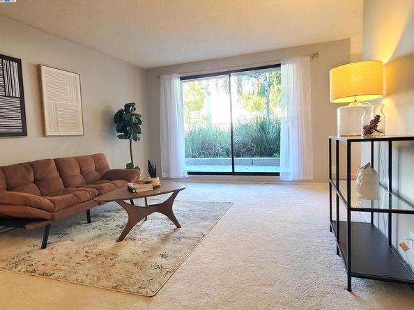 2 Admiral Dr 280, Emeryville CA 94608