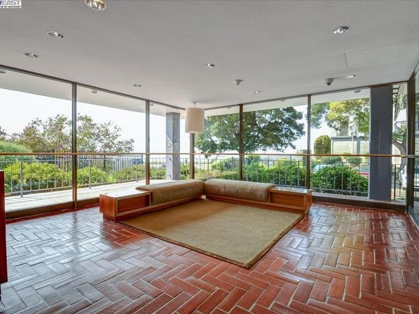 2 Admiral Dr 280, Emeryville CA 94608
