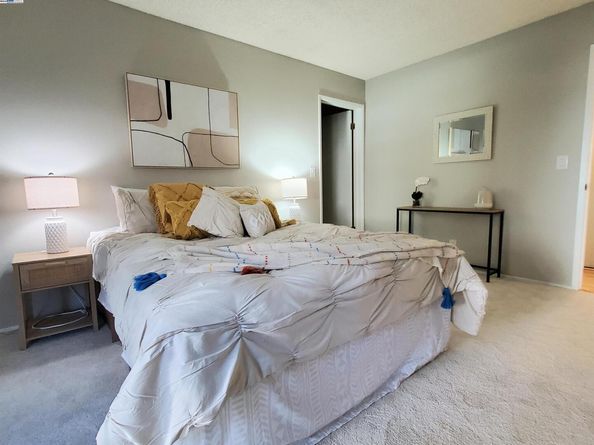 2 Admiral Dr 280, Emeryville CA 94608