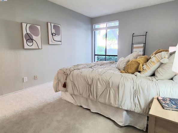 2 Admiral Dr 280, Emeryville CA 94608