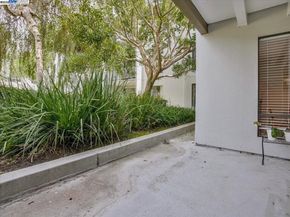 2 Admiral Dr 280, Emeryville CA 94608