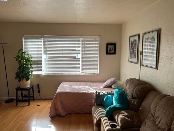 10926 Bancroft Ave, Oakland CA 94603