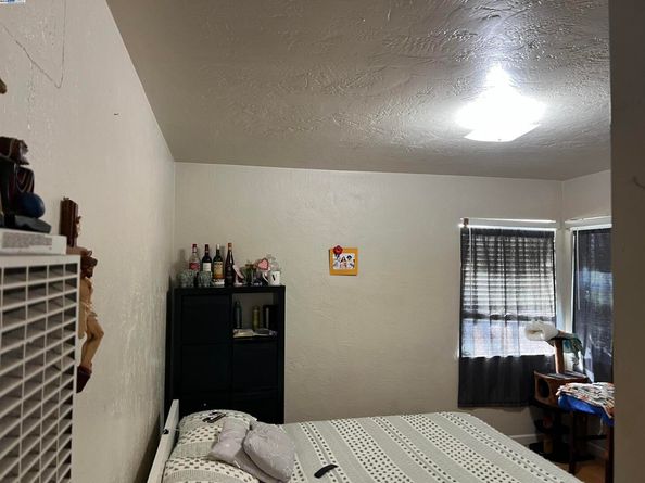 10926 Bancroft Ave, Oakland CA 94603