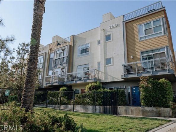 2753 Waverly Drive 1103, Los Angeles CA 90039
