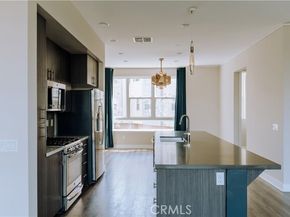 2753 Waverly Drive 1103, Los Angeles CA 90039