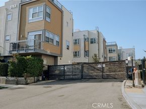 2753 Waverly Drive 1103, Los Angeles CA 90039
