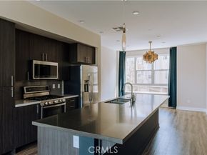 2753 Waverly Drive 1103, Los Angeles CA 90039