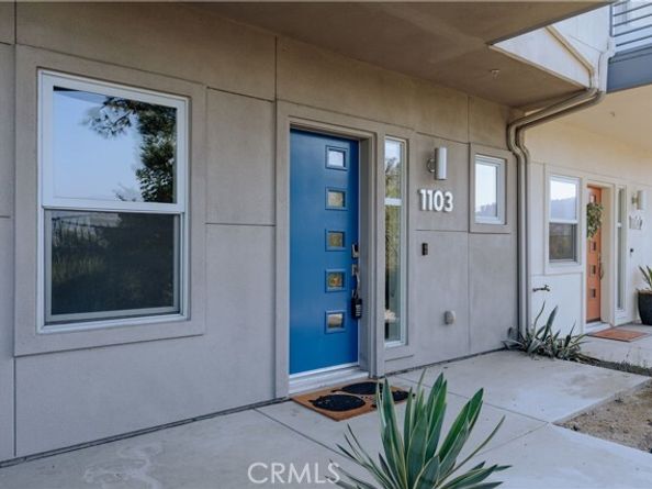 2753 Waverly Drive 1103, Los Angeles CA 90039